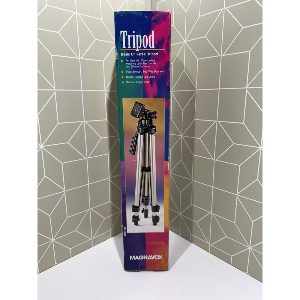 MAGNAVOX UNIVERSAL TRIPOD,‎ FOR CAMCORDERS And 35mm CAMERAS,